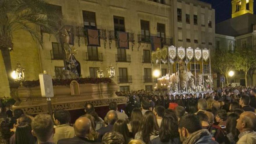 El Cristo de la Sangre talla su trono