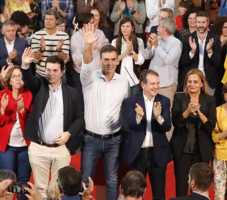 El presidente del Gobierno en funciones, Pedro Sánchez, ha replicado al líder de Ciudadanos, Albert Rivera, que no pide su apoyo y "mucho menos de un partido que pacta con la ultraderecha".