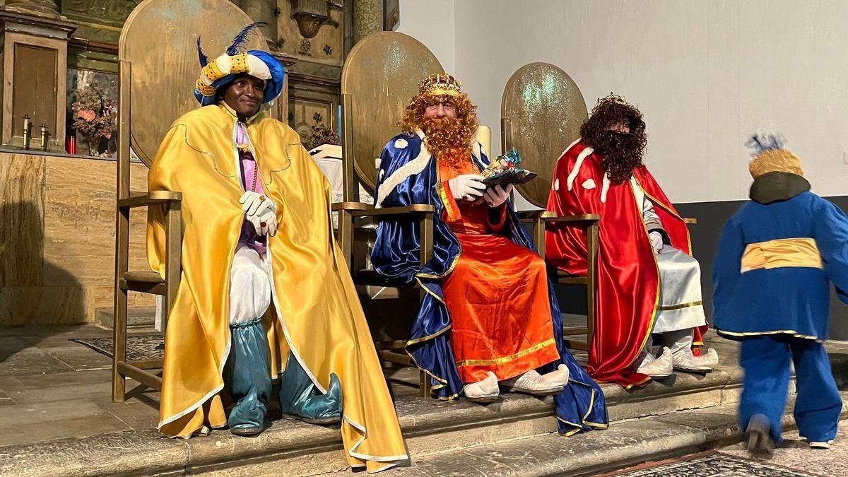 Los Reyes Magos visitan Salas, Cornellana y Lavio