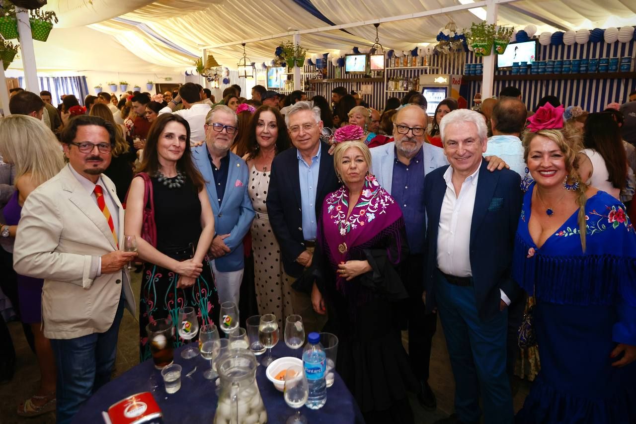 El tardeo se impone en las casetas de la Feria de Córdoba para disfrute de propios y extraños