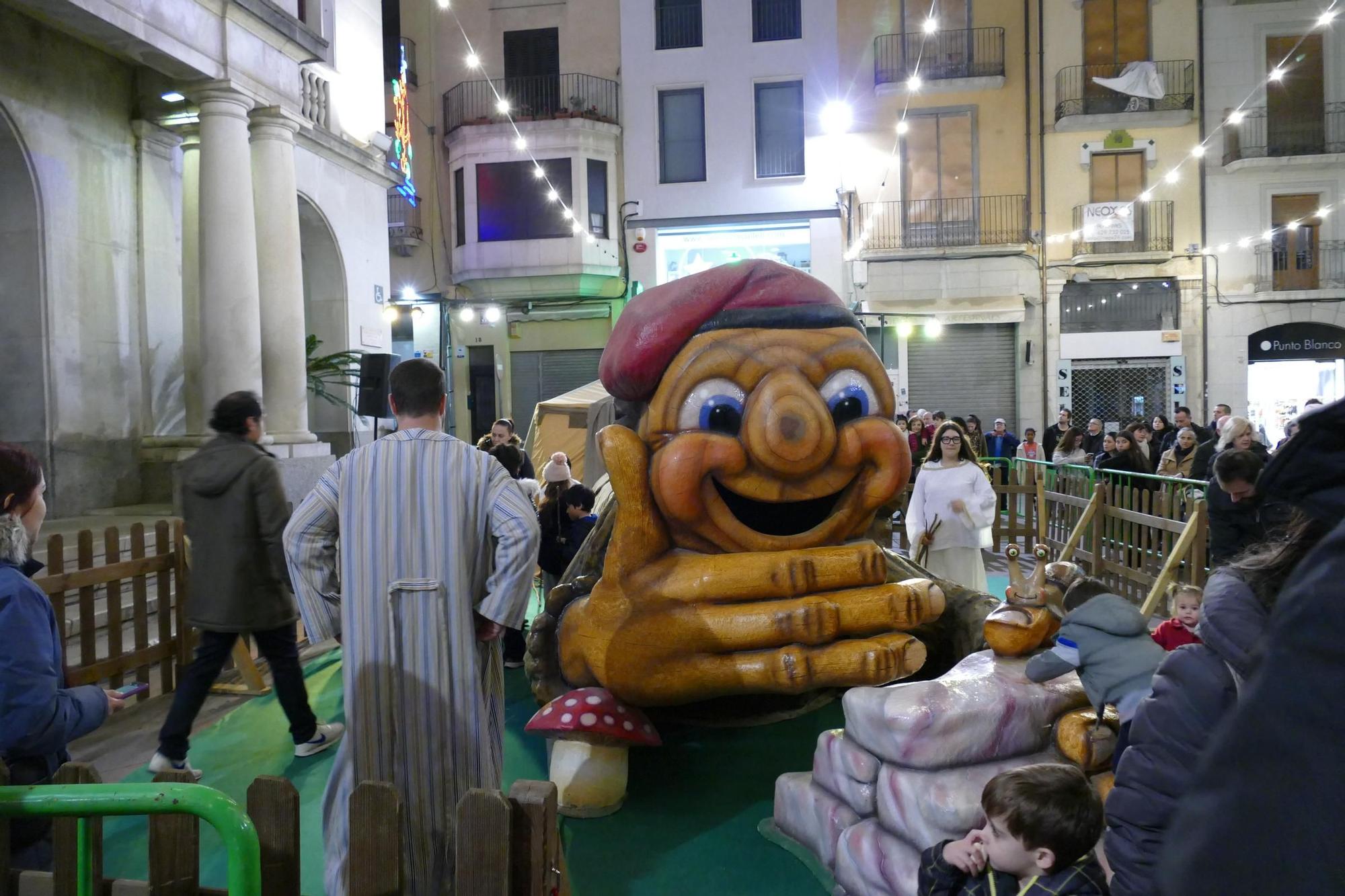 En Fumera, la Nadalina, el Tió i els capgrossos coincideixen al centre de Figueres