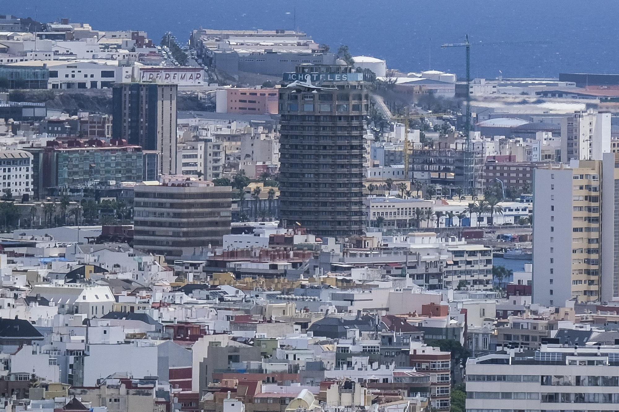 Ensayo de los F18 en Las Canteras por el Día de las Fuerzas Armadas