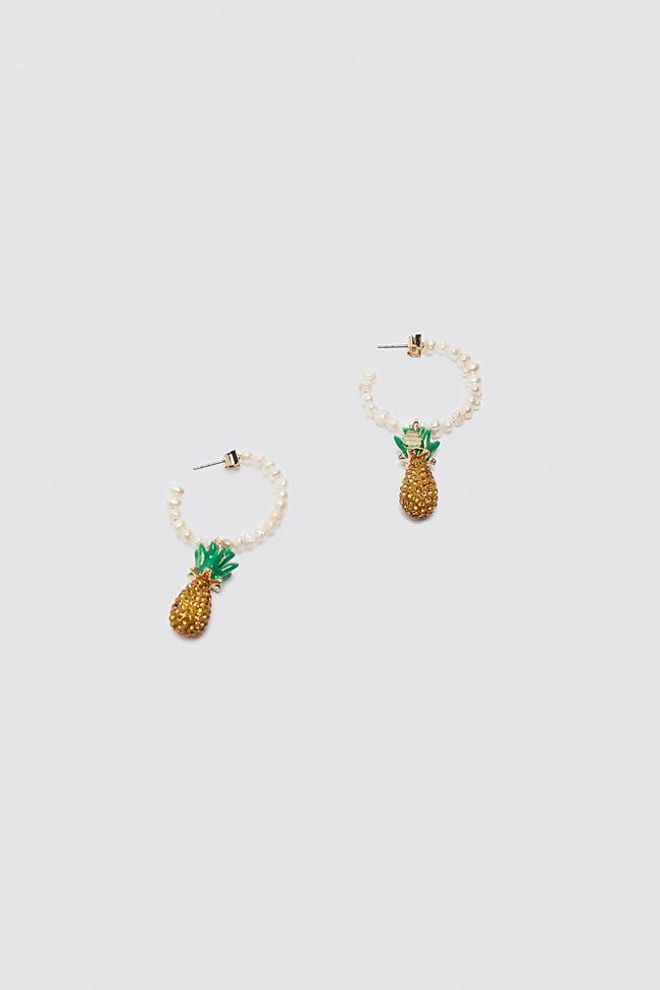 Aros de perlas con piñas