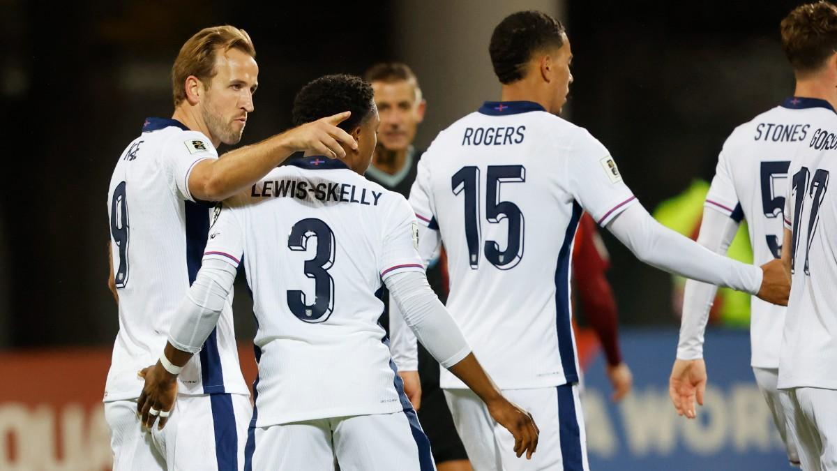 Harry Kane celebra uno de sus goles contra Letonia