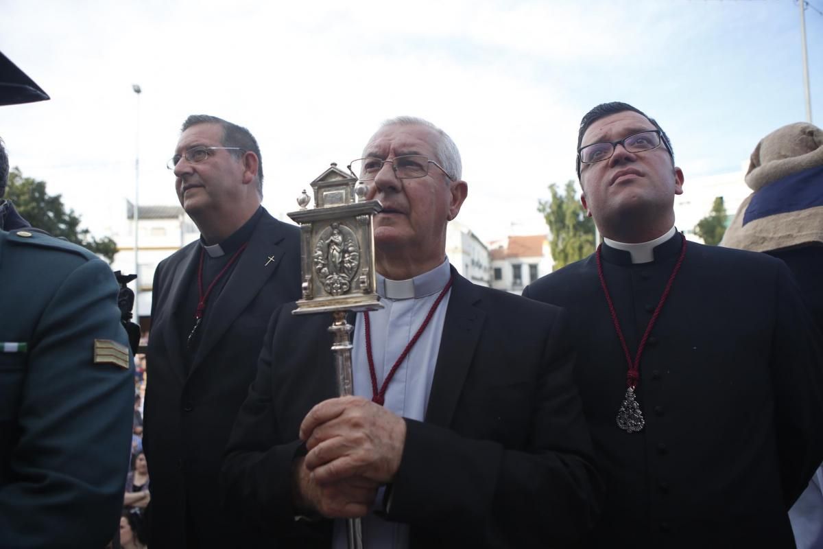 La Vera Cruz cruza el Guadalquivir