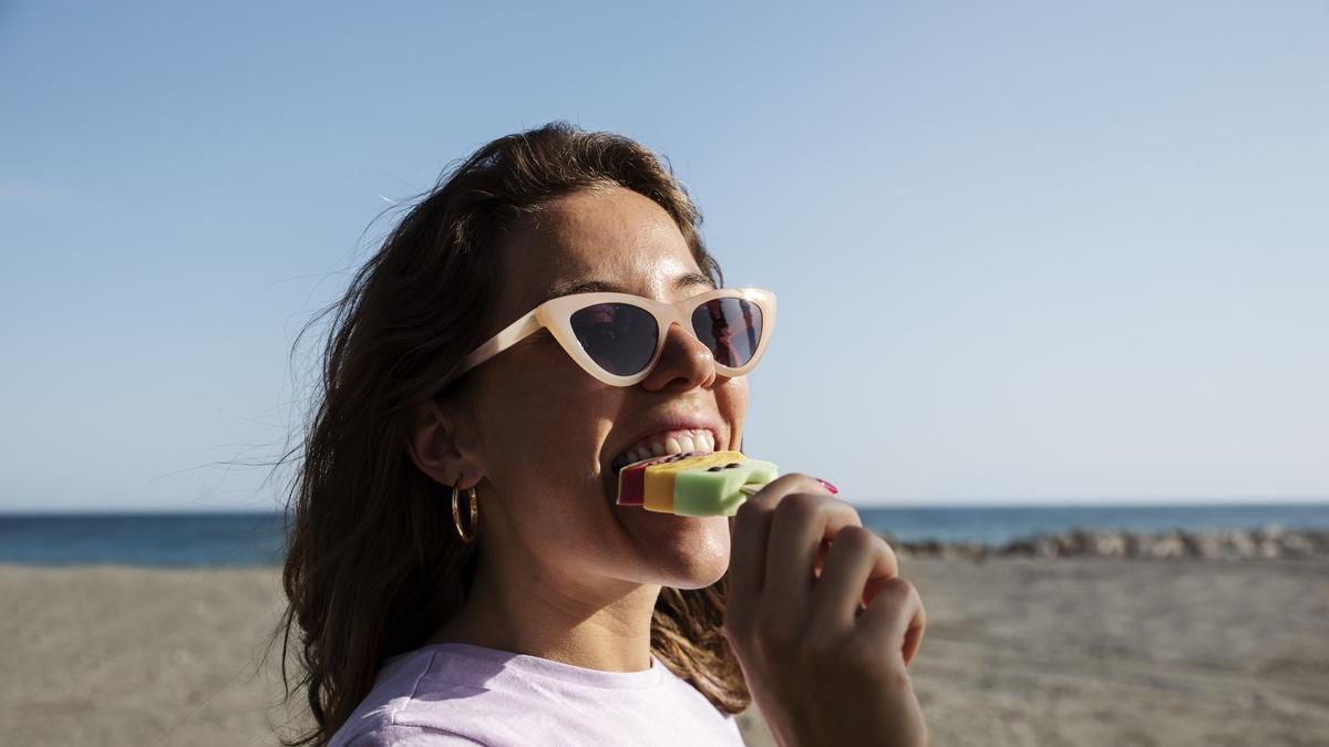 Los alimentos que te ayudarán a dormir en verano con el calor