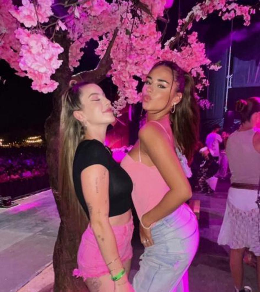 La bailarina Dainela Blasco y la 'influencer' mallorquina Judith Arias en la Bresh de Mallorca.