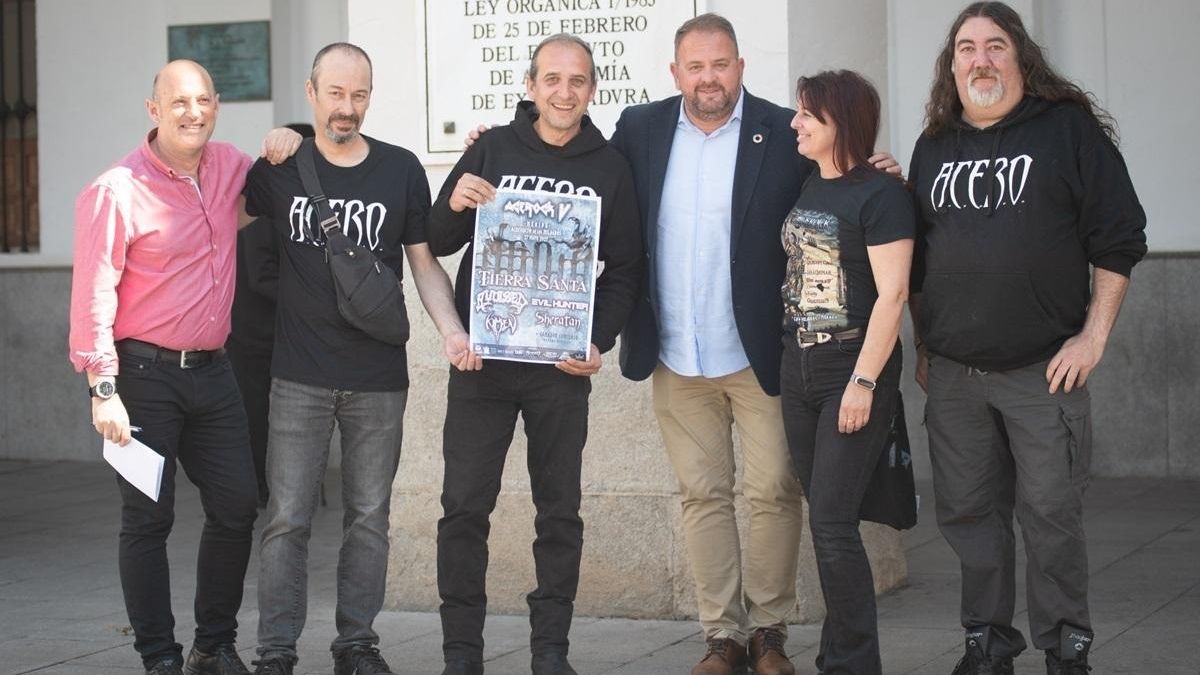 Asistentes a la presentación de Acerock, ayer, en Mérida.