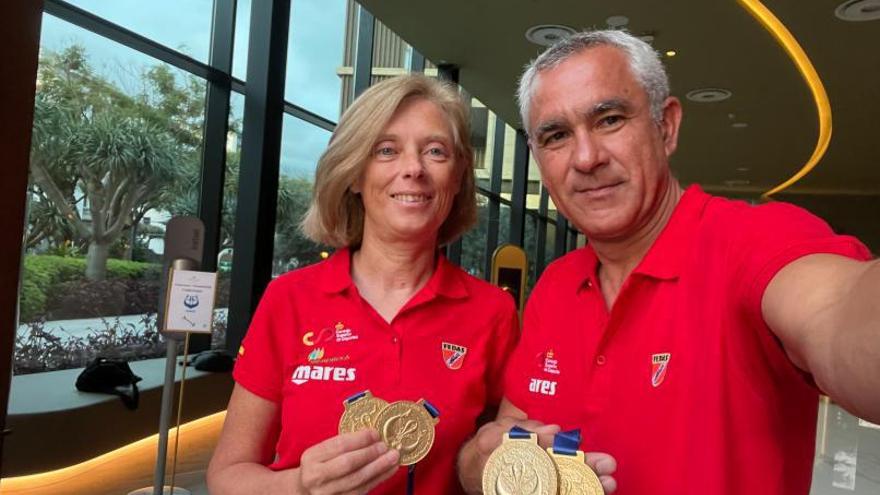 Barros y Candán con las medallas del europeo