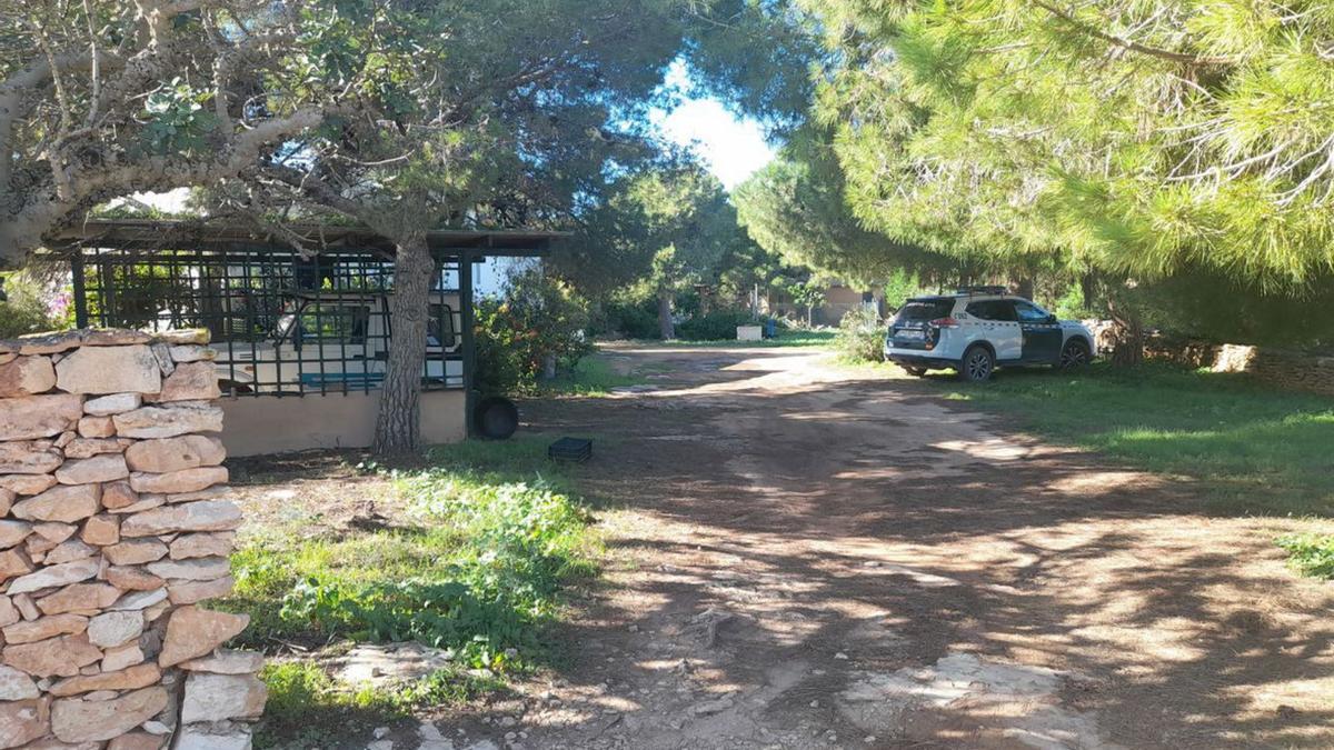 La Policía Judicial Analiza A Fondo 	La Casa Incendiada En Formentera