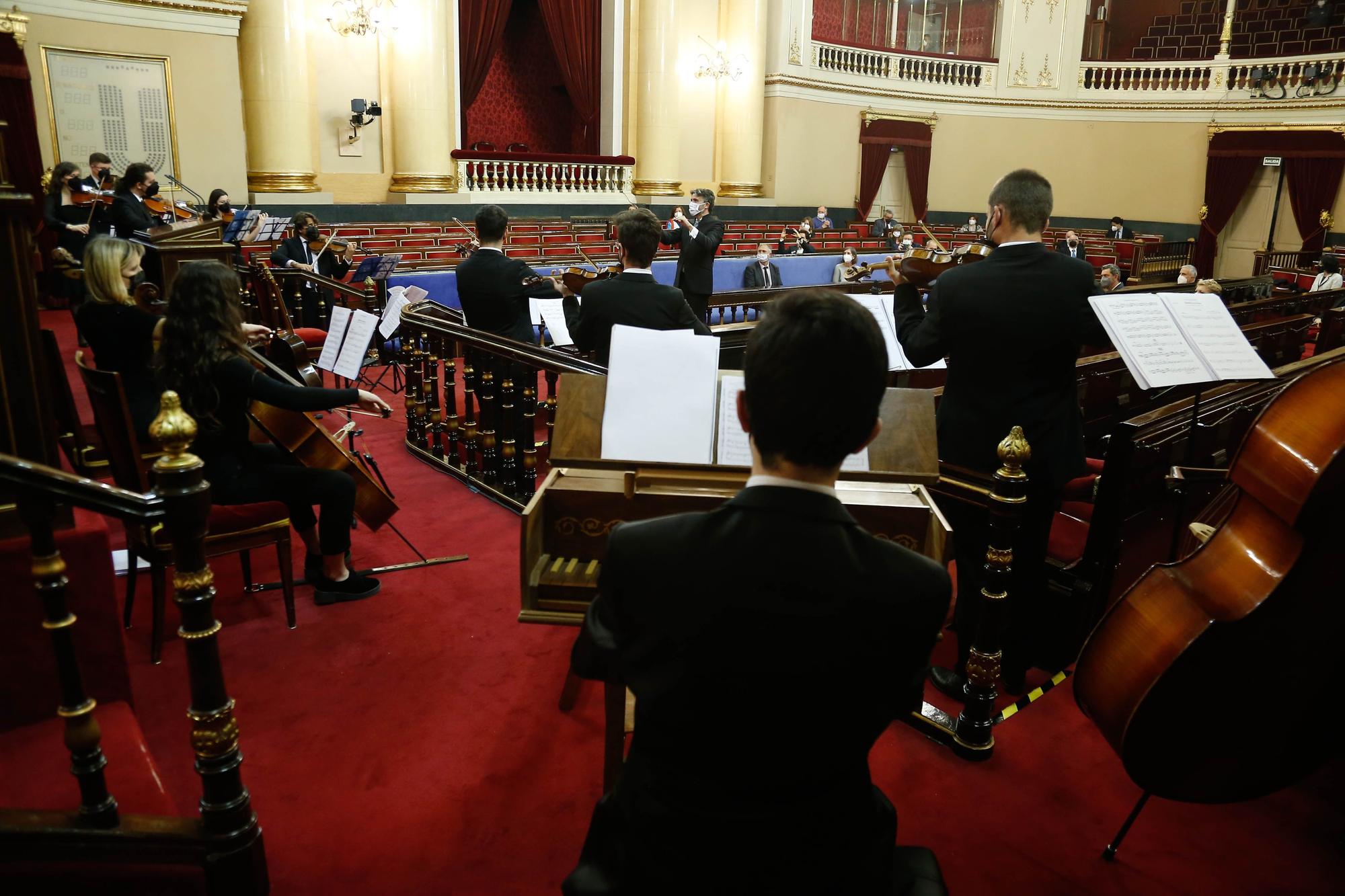 La Camerata Llíria City of Music actúa en el Senado.