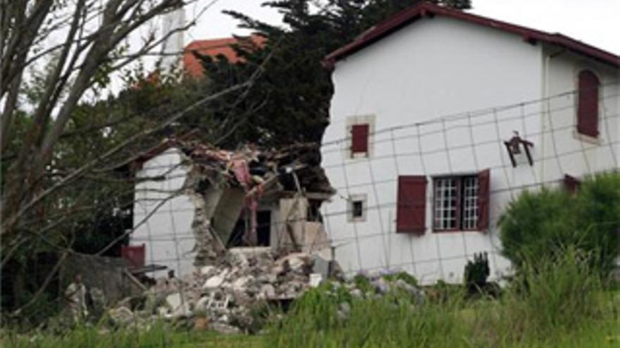 Explotan dos bombas en unas casas desocupadas del País Vasco francés