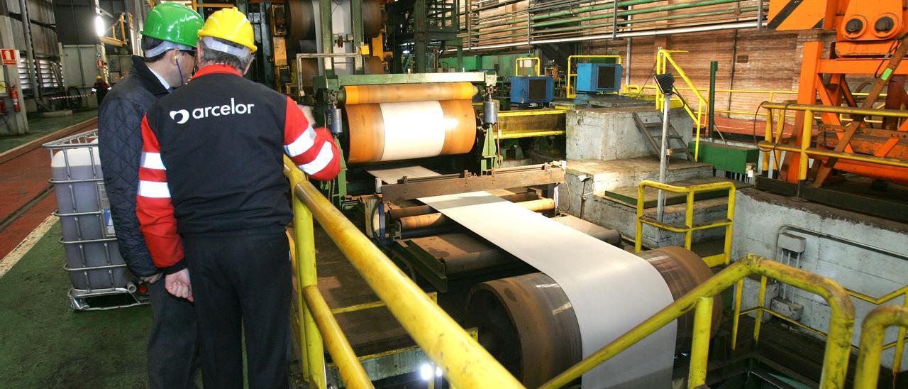 Interior de la fábrica de ArcelorMittal en Sagunt, en una imagen de archivo.