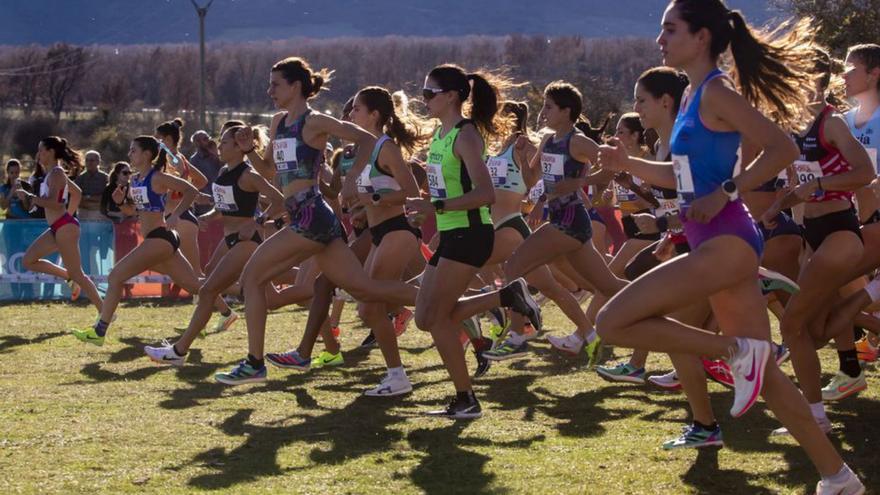 La salida femenina en la carrera soriana. |  | EFE