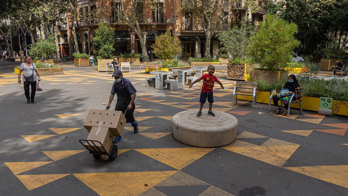 La 'superilla' de Sant Antoni, una fórmula urbanística que la pandemia ha permitido testar sin apenas turismo.