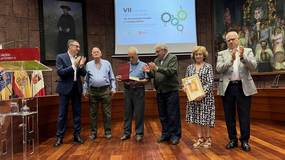 Reconocimiento especial a los valores cooperativos a la Cooperativa Agrícola Insular de La Gomera. | | E.D.