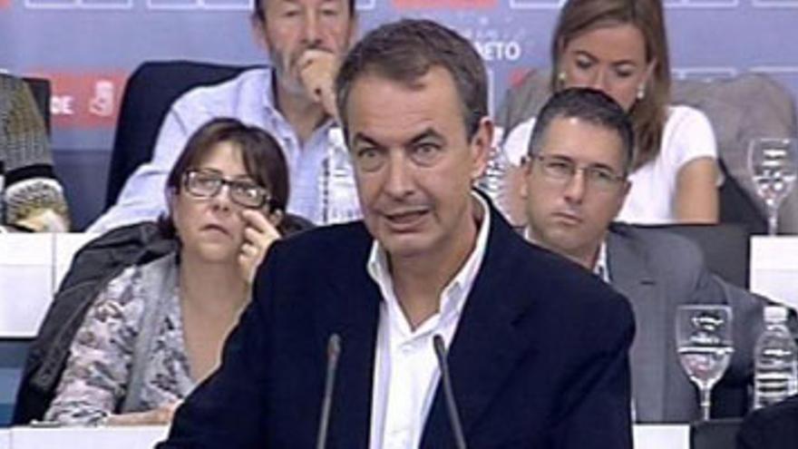 Zapatero espera que la economía crezca otra vez al inicio del 2010