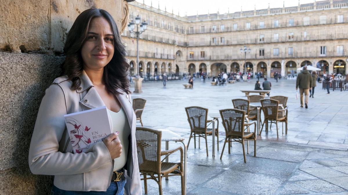 La Salmantina Sheila Casmar publica &#039;En busca de mí&#039;, un libro de autoayuda con fines benéficos que narra su experiencia con el cáncer