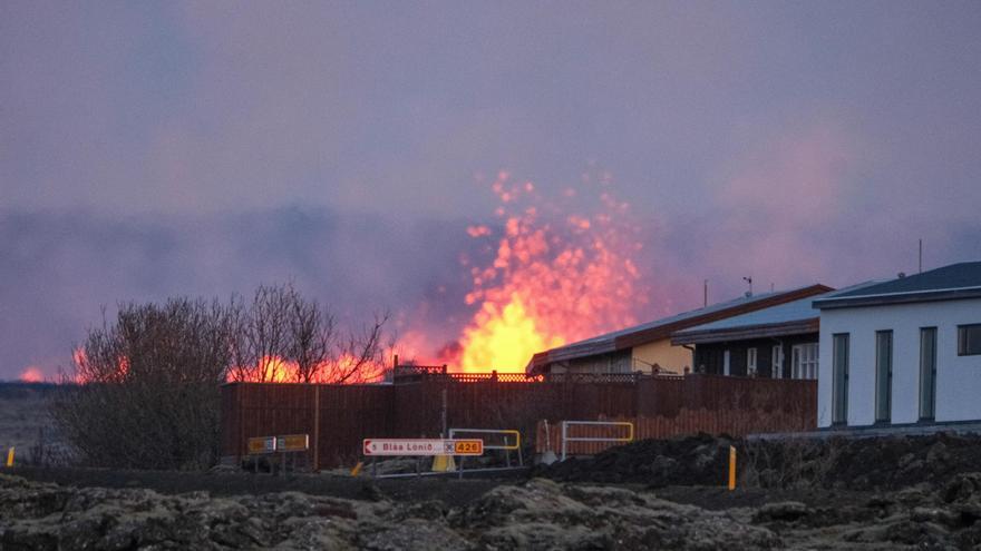 Islàndia: Una nova erupció de magma obliga a evacuar la localitat de Grindavík