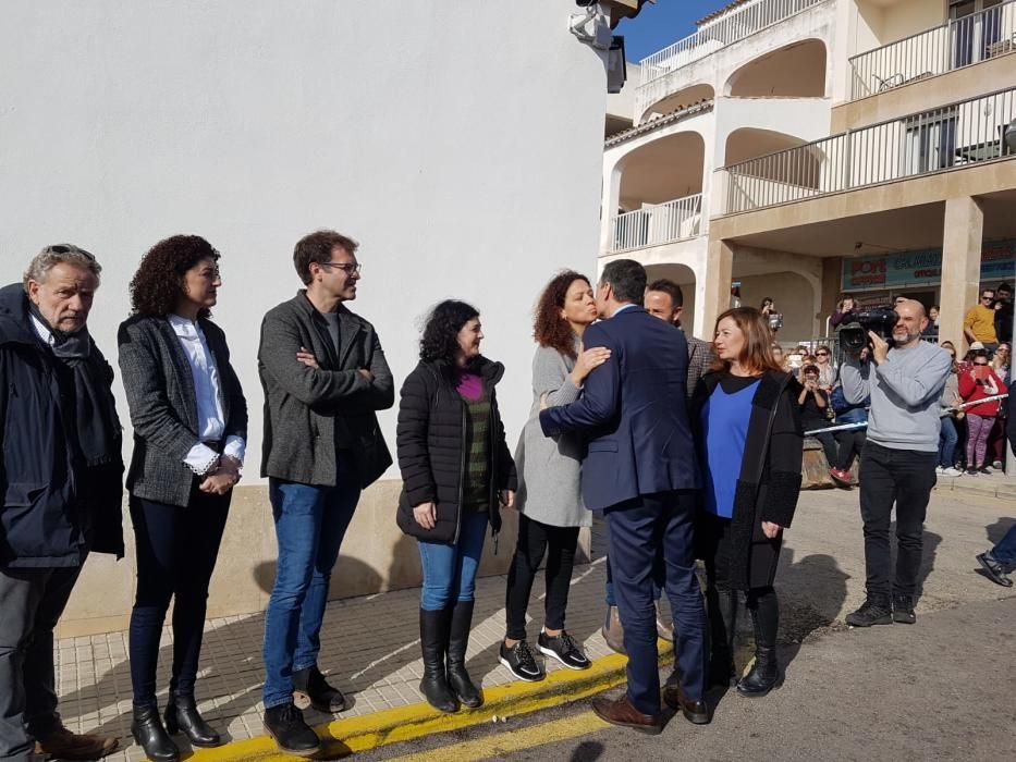 Pedro Sánchez visita Cala Rajada para comprobar los efectos de la borrasca Gloria