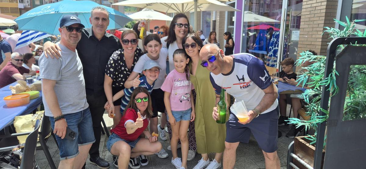 EN IMÁGENES: Villalegre se tira a la calle para cerrar las fiestas del barrio