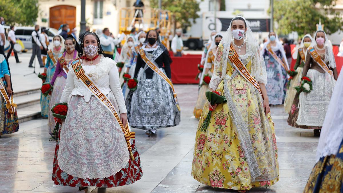 Búscate en el segundo día de Ofrenda por la calle Caballeros (entre las 17.00 y las 18.00 horas)