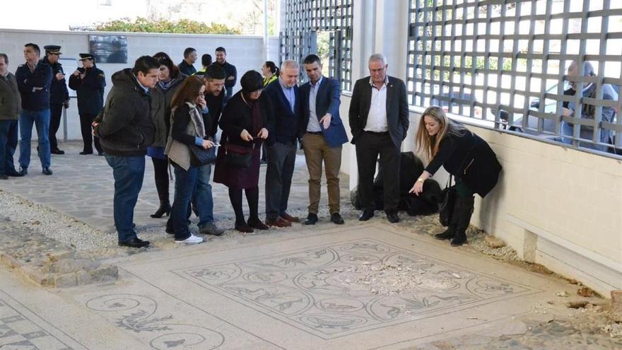 El alcalde ha calificado el suceso de &quot;atentado, acto de vandalismo, hecho salvaje y expolio.