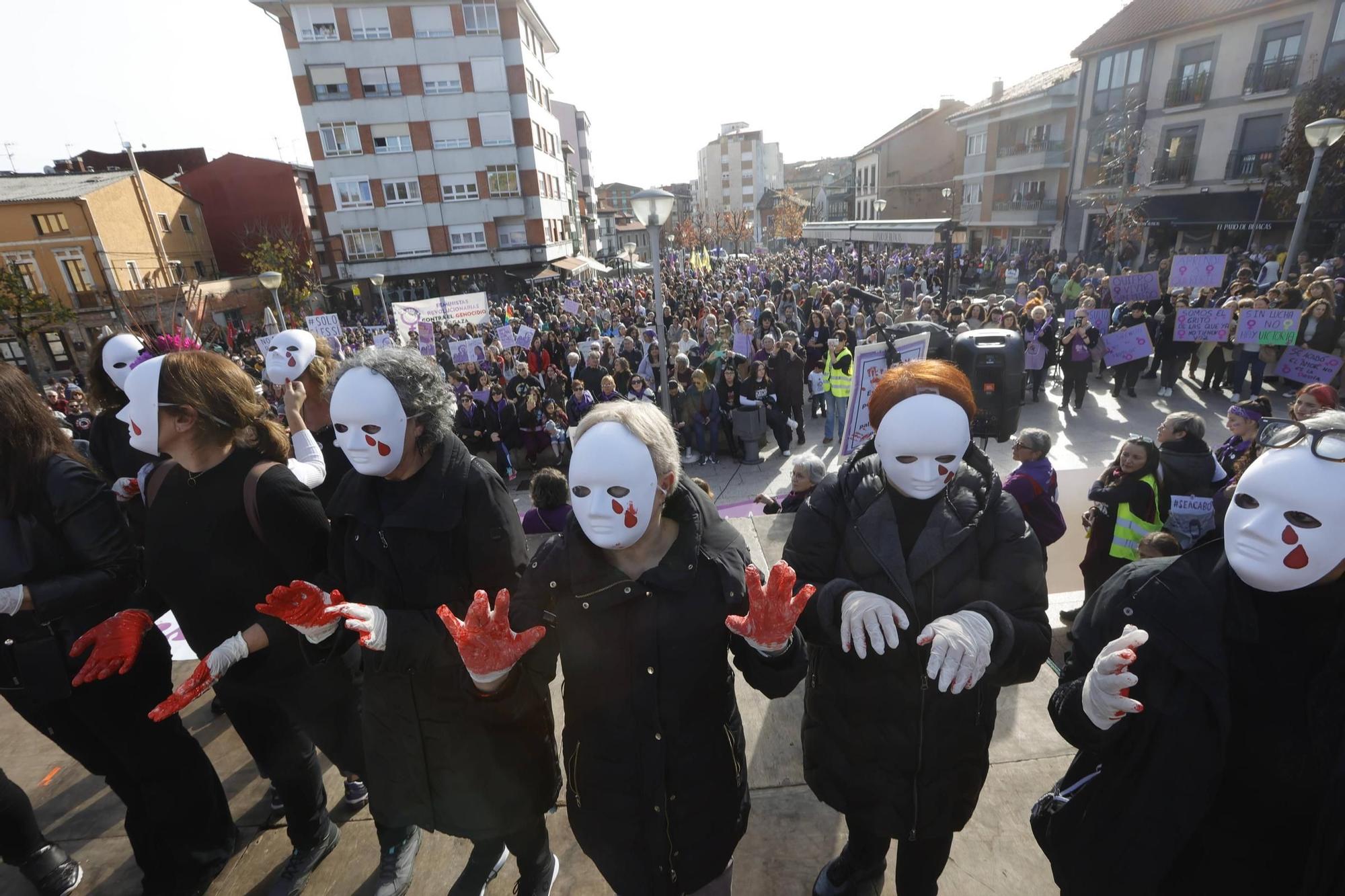 Así fue la manifestación del 25N en Pola de Siero