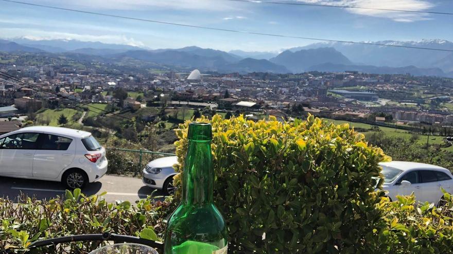 Sidra nuna terraza del Naranco, n'Uviéu.