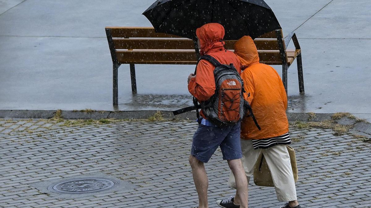 La lluvia ya ha llegado a A Coruña.