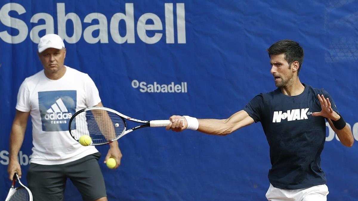 Novak Djokovic, entrenando este lunes en Barcelona.