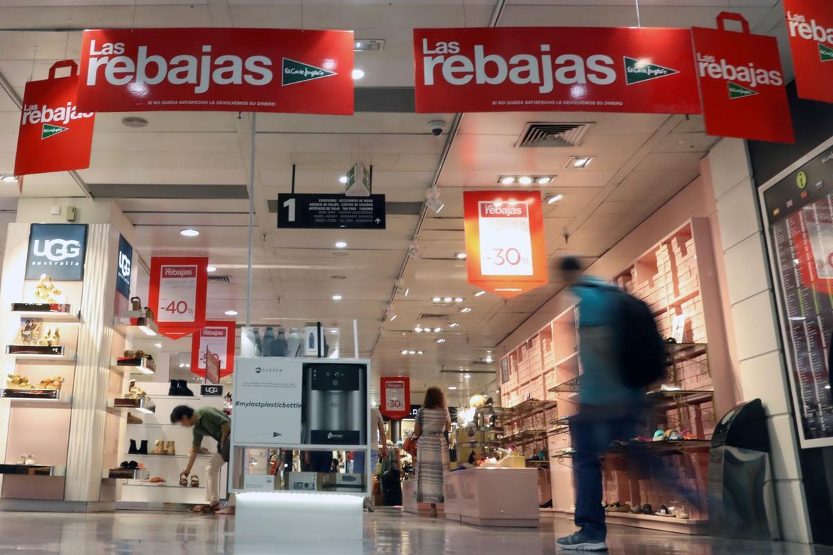 ¿Cuándo empiezan las rebajas de verano 2026? Estas son las fechas de Zara, Mango, H&M y El Corte Inglés