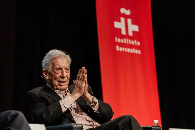 Las mejores imágenes de la trayectoria de Mario Vargas Llosa