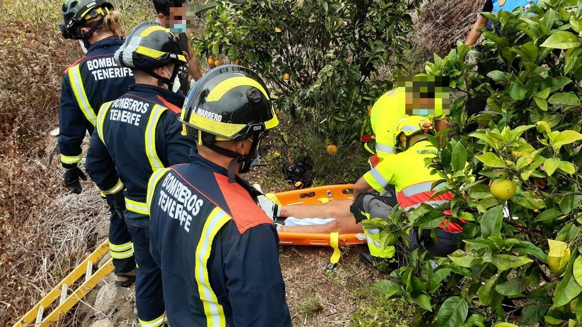 Rescatadas dos personas que cayeron a barranquillos en el norte de Tenerife