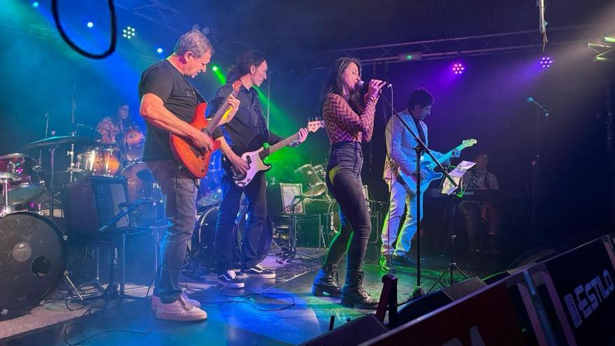 Guitarreo y doble bombo para despedir el año: así suena la escuela de rock de Oviedo