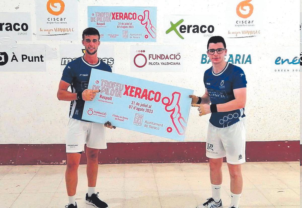 Pel que fa a la categoria de joves, David i Momparler van superar Bonillo i Ibiza per 25-20.