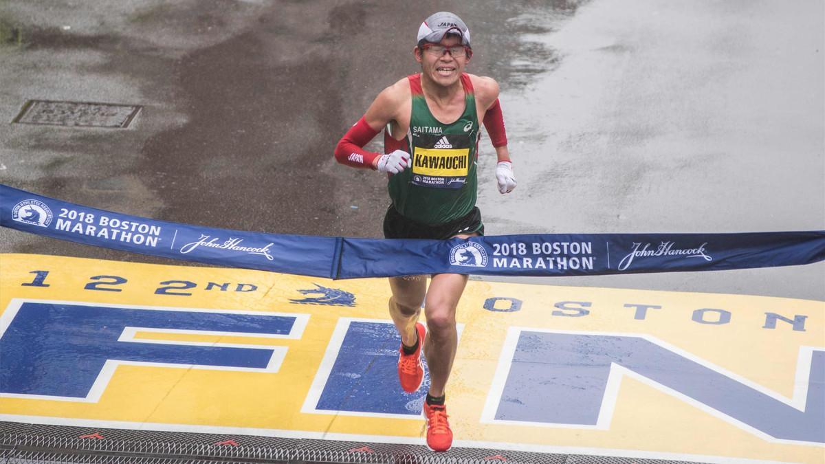 Kawauchi cruza la línea de meta