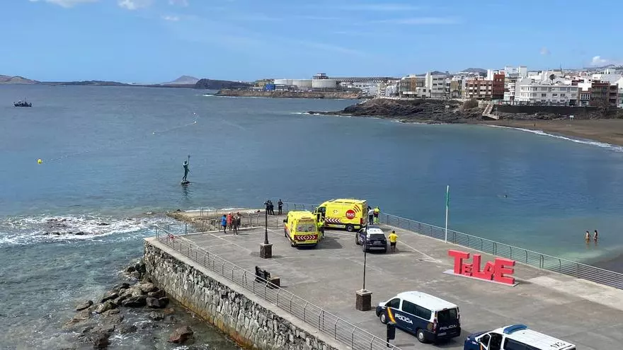 Imagen del rescate llevado a cabo este jueves en Melenara (Telde).