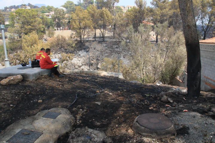 Incendio forestal entre Pinet, La drova y Marxuquera