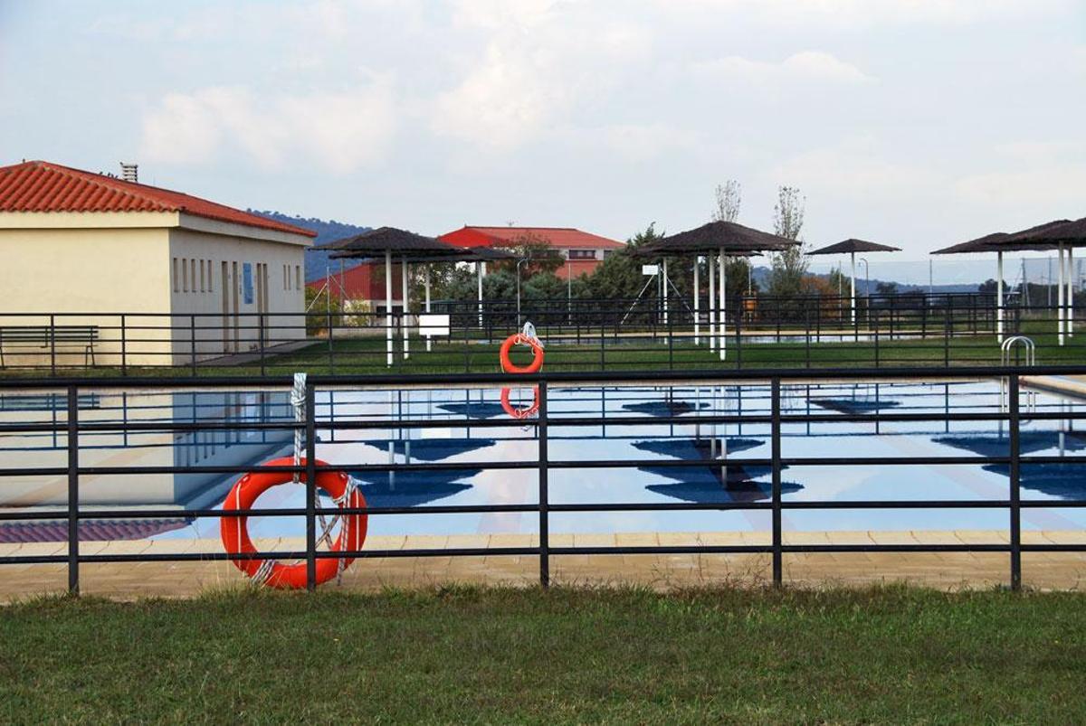 Piscina municipal de Belvís.