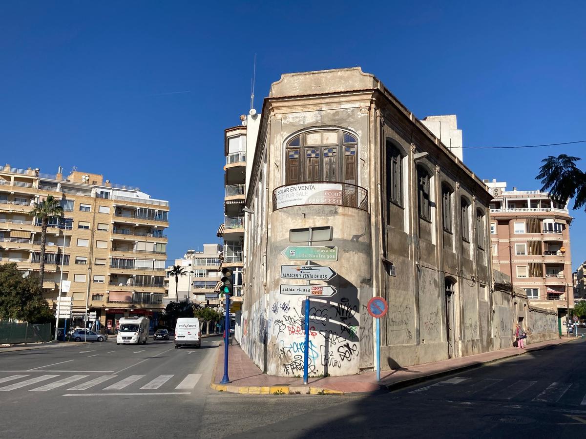 Edificio de la Fábrica de Hielo, adquirido por el Ayuntamiento de 2021 y anexo al que acaba de comprar