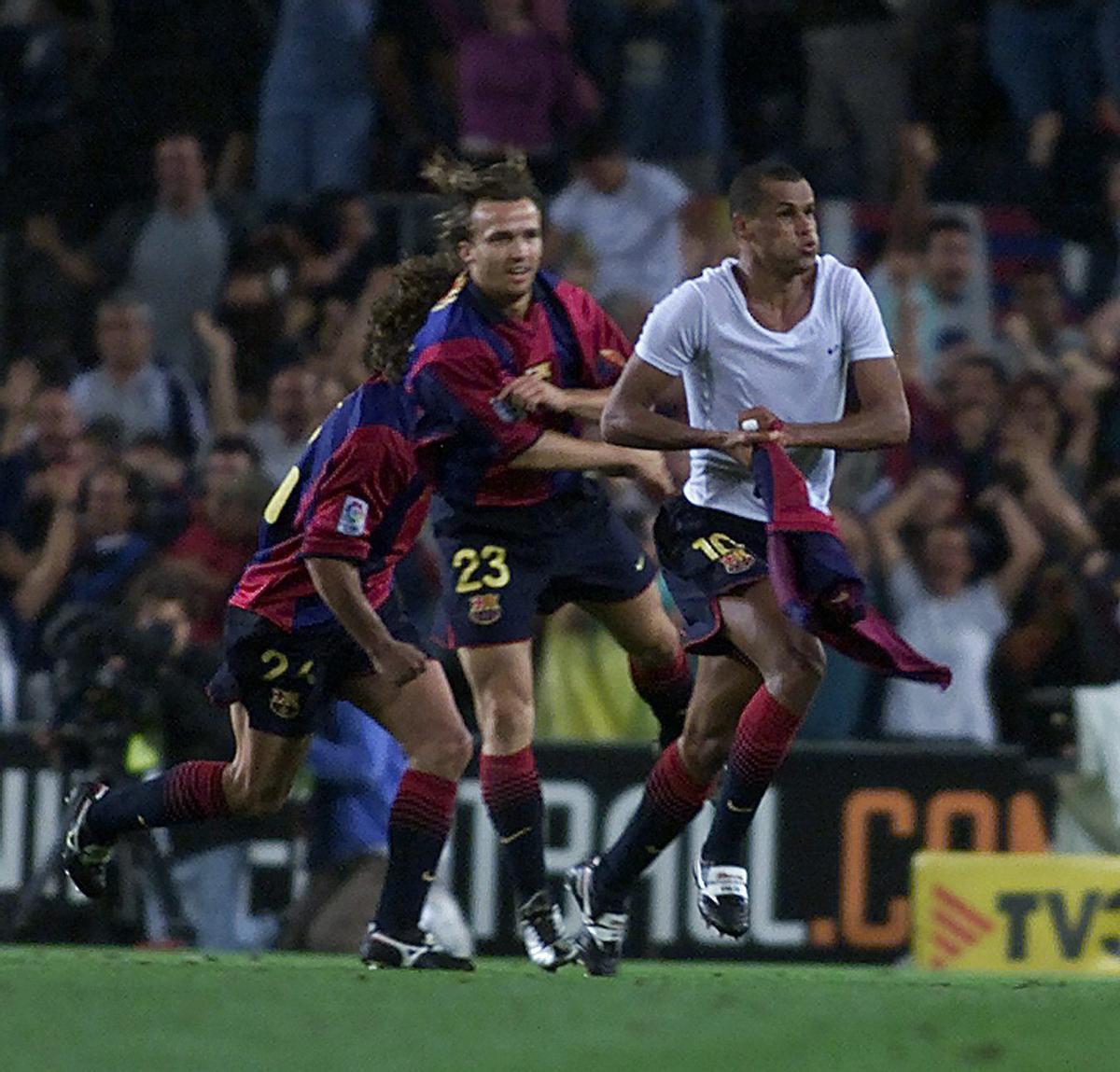 Rivaldo celebrando su espectacular gol
