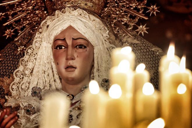 Jueves Santo: Procesión de La Macarena y El Cautivo, en Santa Cruz