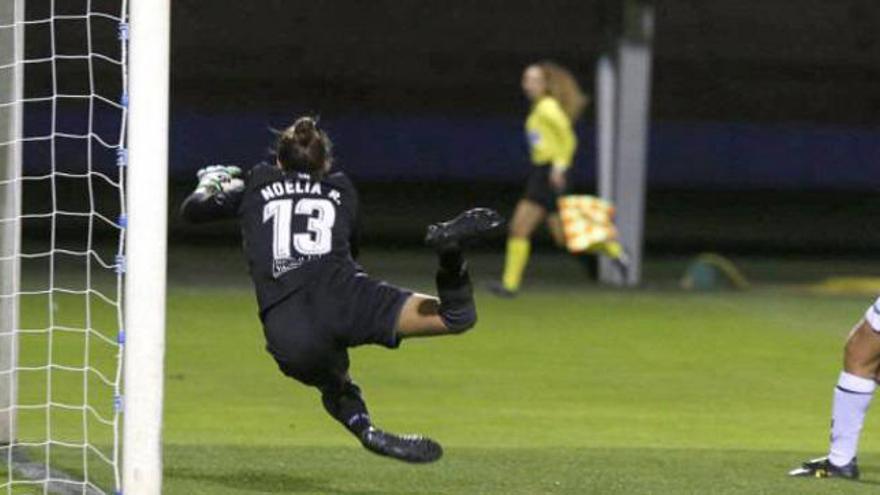 Noelia Ramos, en la acción del gol