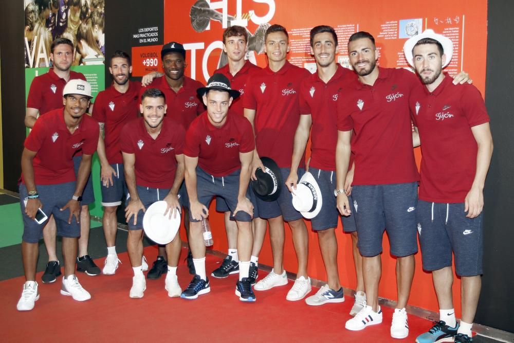 Visita del Sporting de Gijón a la Feria de Muestras de Asturias