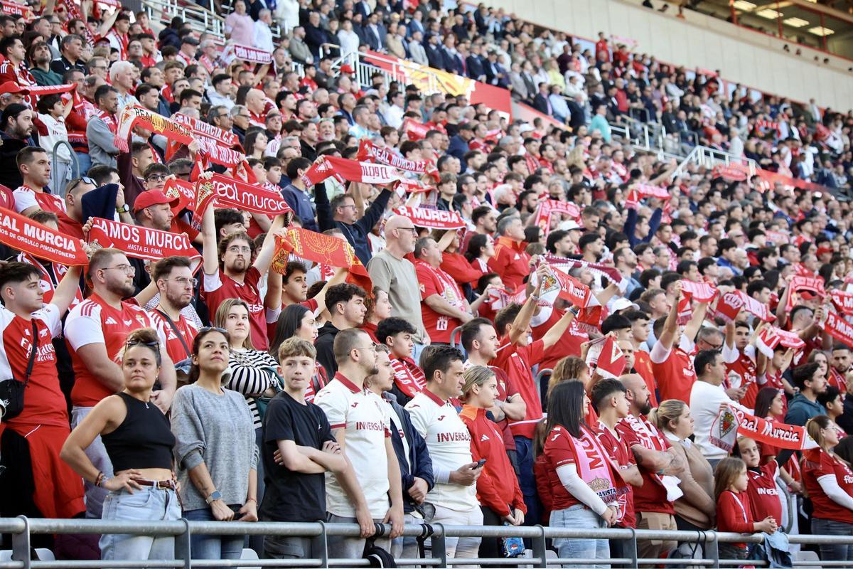Aficionados del Real Murcia en el derbi