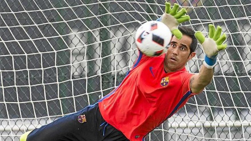 El xilè Claudio Bravo és molt a prop de fitxar pel Manchester City