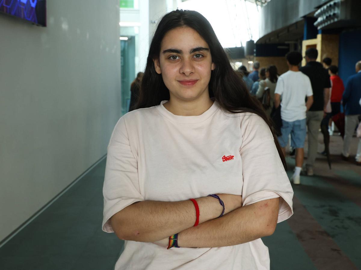 FARO SANTIAGO. ENTREVISTA A ALUMNOS QUE HAN REALIZADO LA PRUEBA DE LA PAU Y HAN PEDIDO LA REVISION PRESENCIAL DE SUS EXAMENES. XOAN ALVAREZ