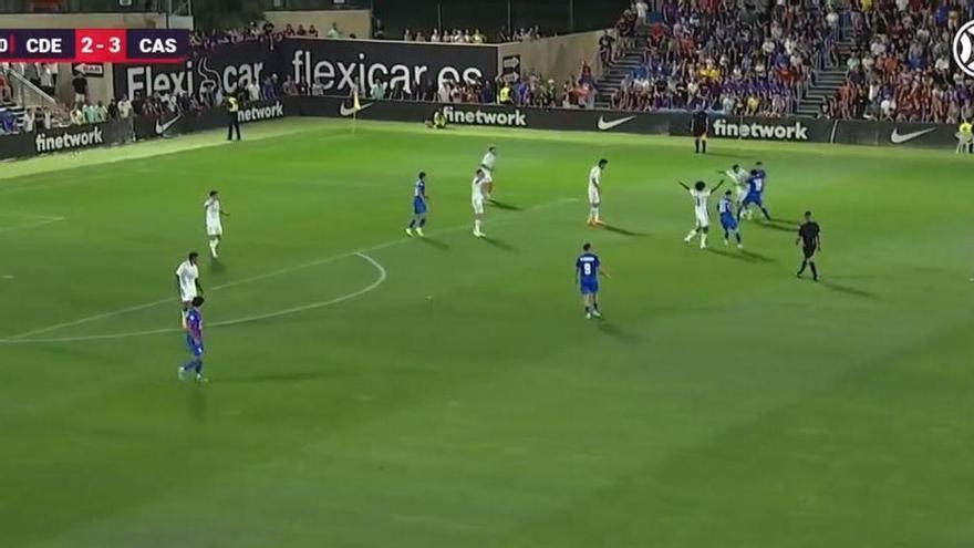 Vídeo: ¡Ortuño desata la locura en Elda con el gol del ascenso!