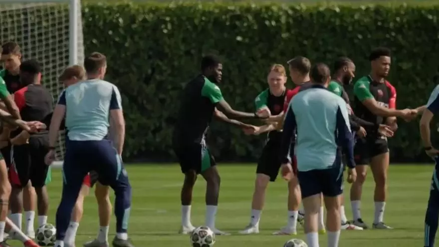 El Arsenal prepara el partido frente la PSG de Liga de Campeones